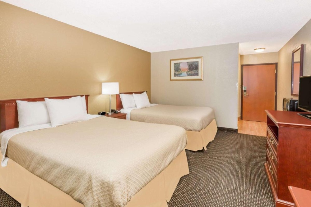Days Inn by Wyndham West Des Moines Image 17