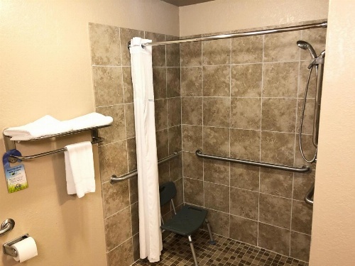 Days Inn by Wyndham West Des Moines image 20