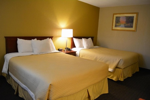 Days Inn by Wyndham West Des Moines image 21