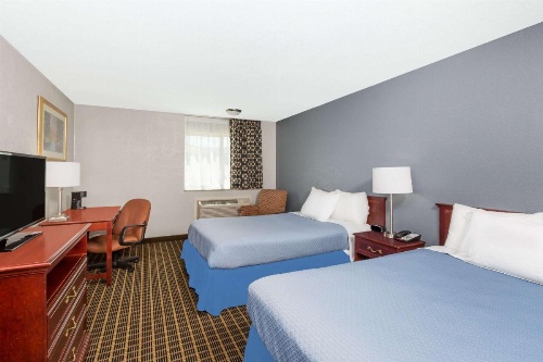 Days Inn by Wyndham West Des Moines image 30
